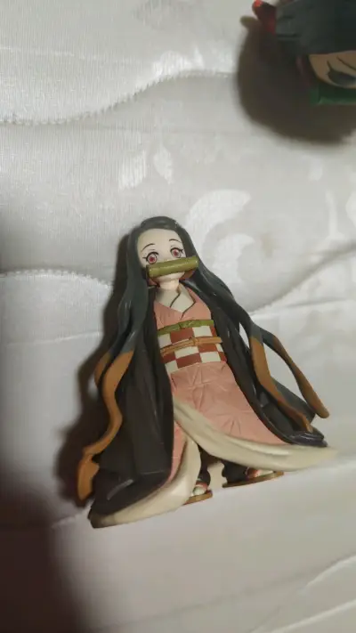 Figura coleccionable de anime con detalles - miniatura 2