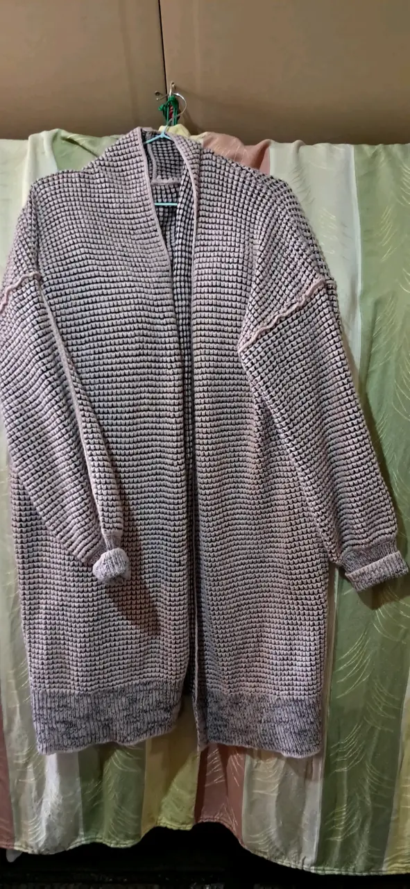 Cardigan negro con mangas estampadas - 3