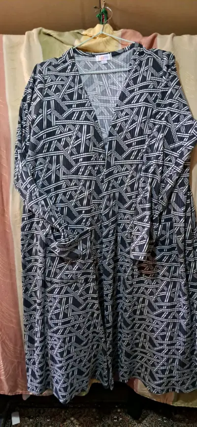 Cardigan negro con mangas estampadas - miniatura 4