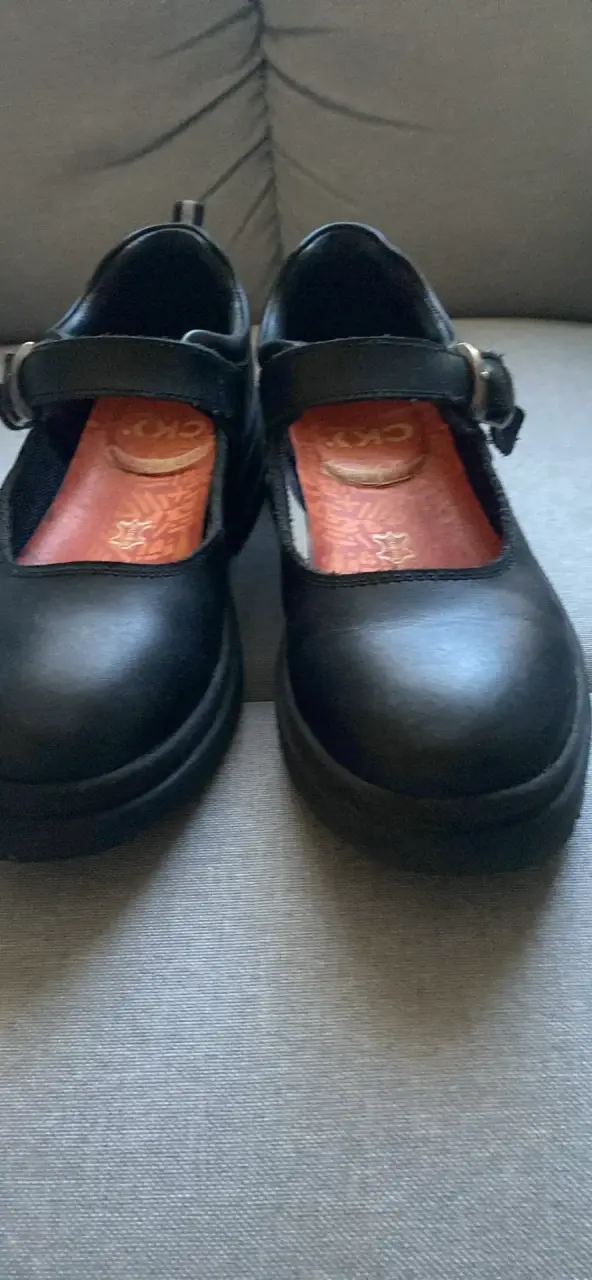 Zapatos escolares negros de cuero para niña - 1