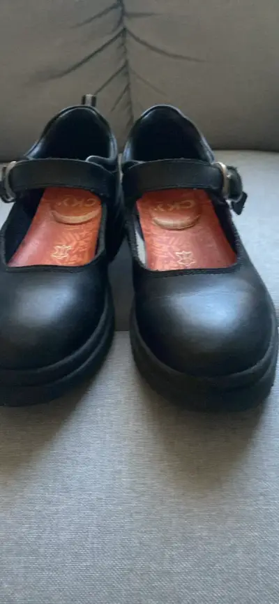 Zapatos escolares negros de cuero para niña - miniatura 1