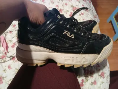 Zapatillas deportivas Fila negras usadas - miniatura 2