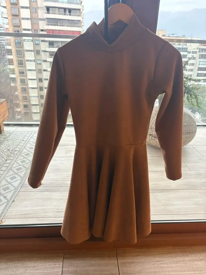 Vestido camel de cuello alto - 2