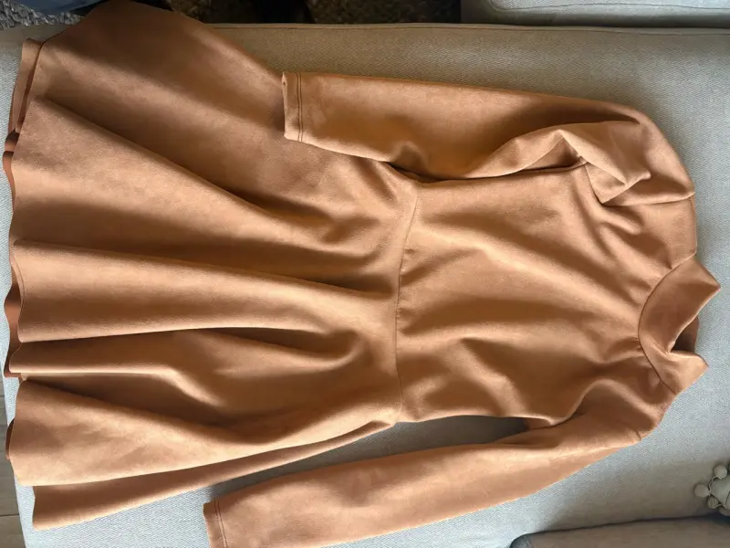 Vestido camel de cuello alto - 5