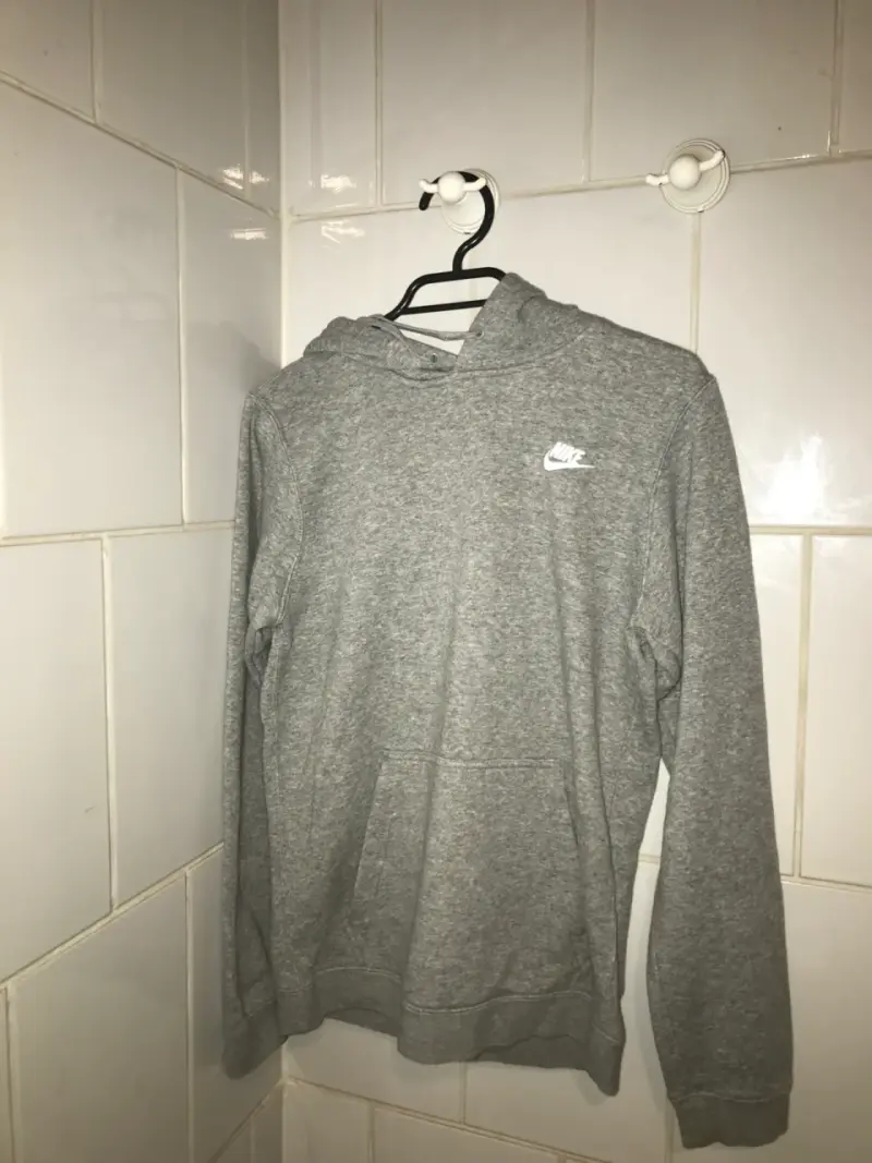 Polerón gris Nike con capucha - 1