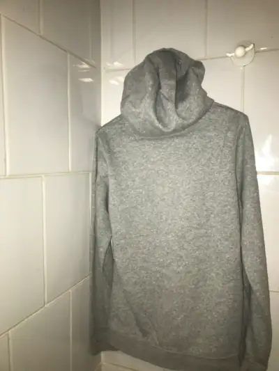 Polerón gris Nike con capucha - miniatura 2
