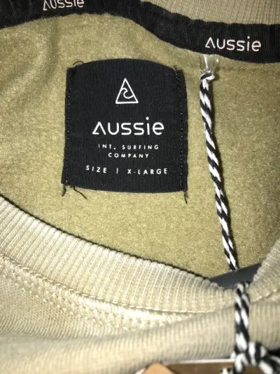 Polerón Aussie beige con etiqueta - miniatura 3