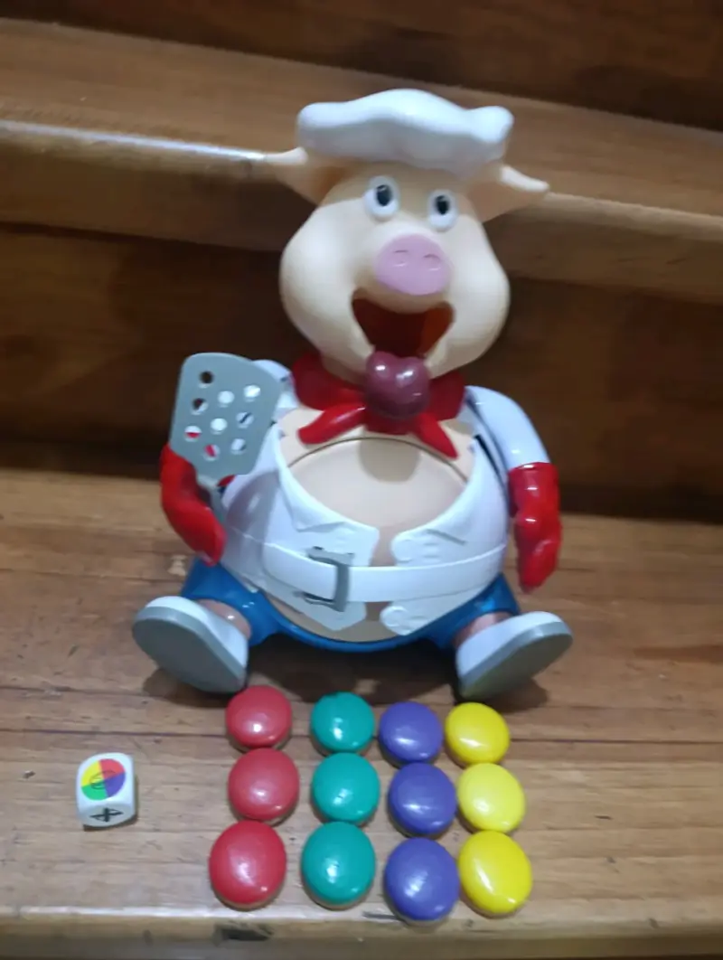 Juego de mesa cerdito inflable con fichas - 2