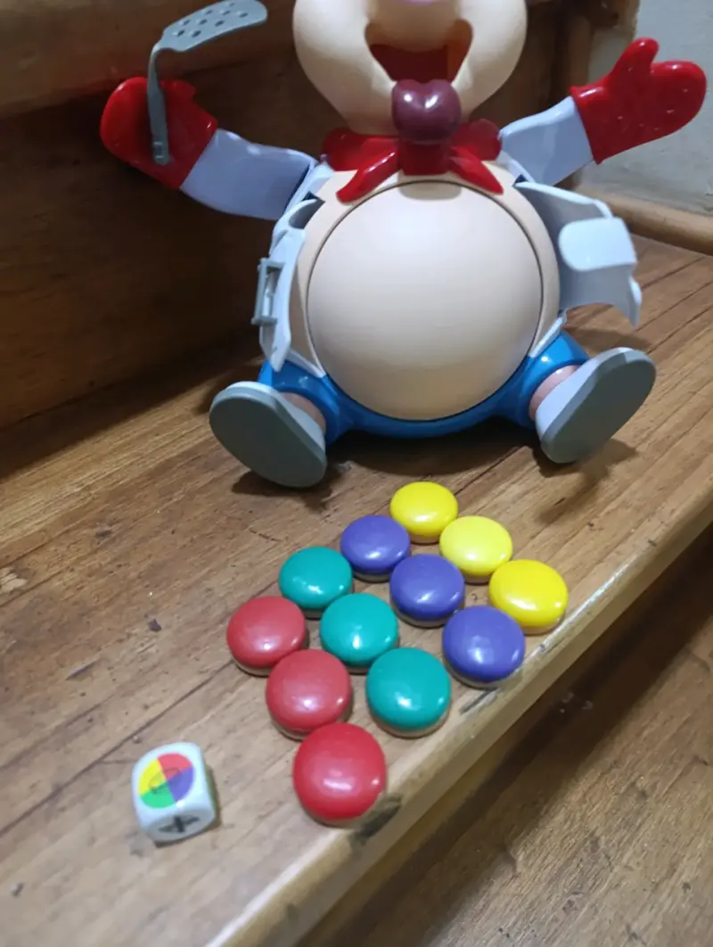 Juego de mesa cerdito inflable con fichas - 4