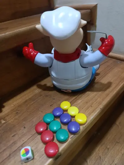 Juego de mesa cerdito inflable con fichas - miniatura 6