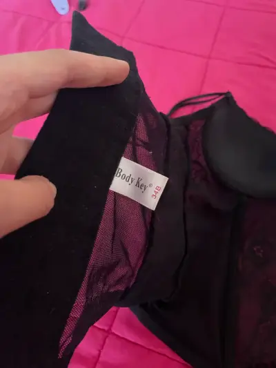 Corset negro de encaje - miniatura 3