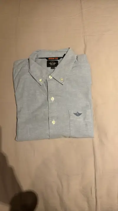 Camisa azul Supreme Flex para hombre. Marca Docker - miniatura 5