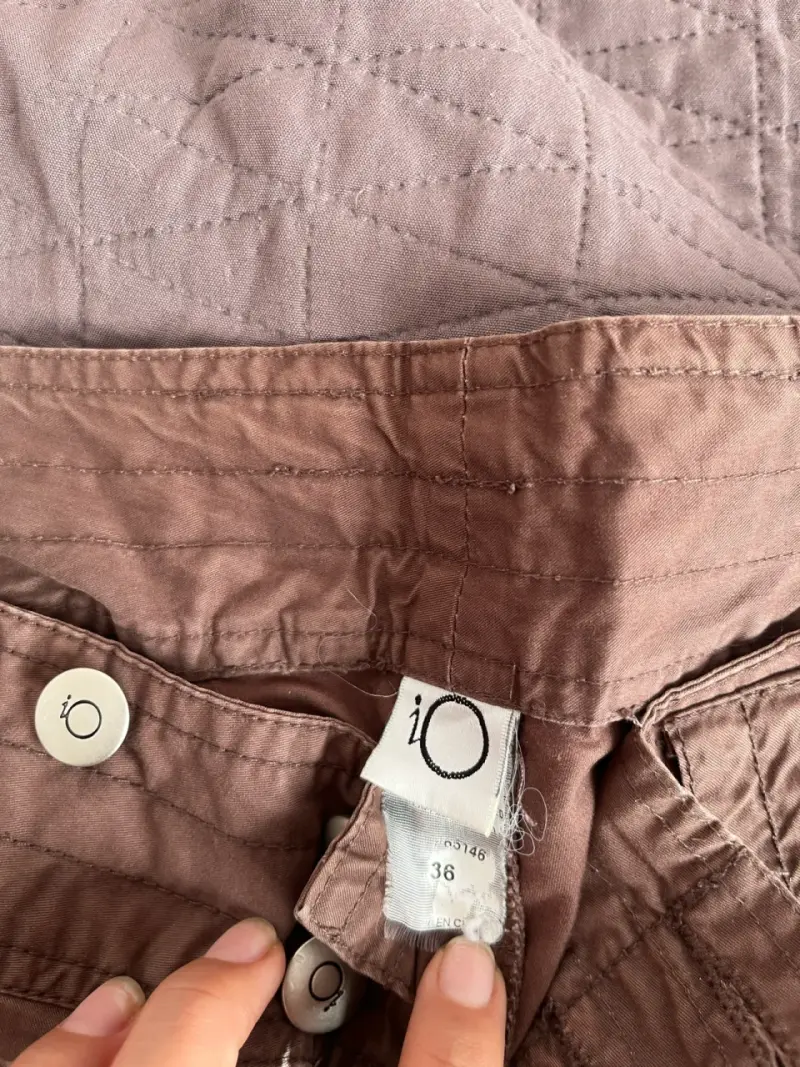 Pantalone cargo marron para mujer - 4
