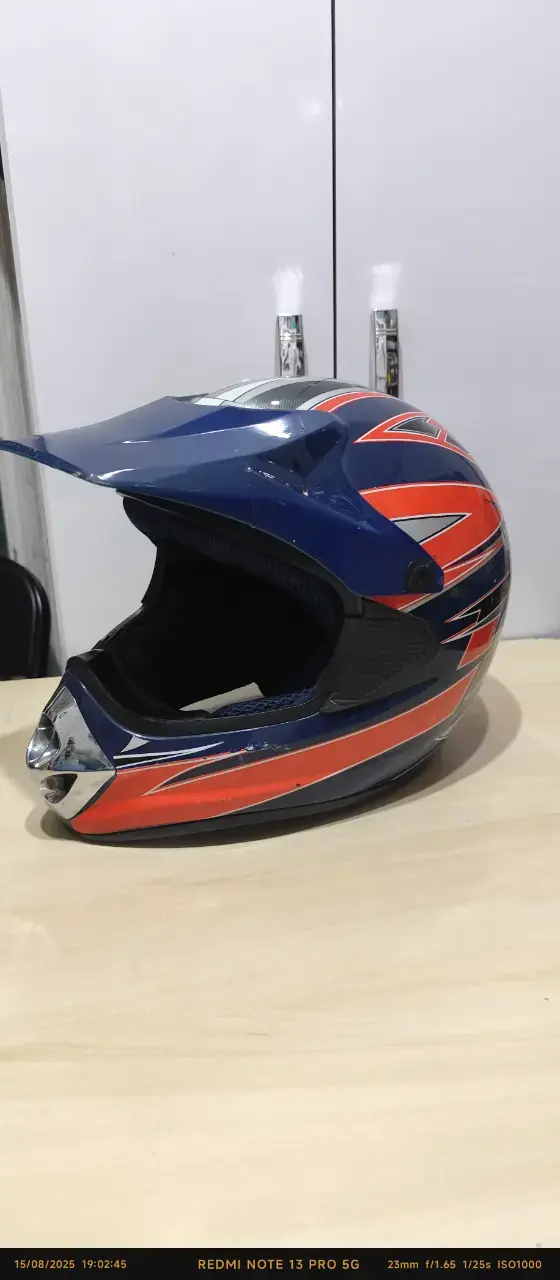 Casco de motocross azul y rojo - 1