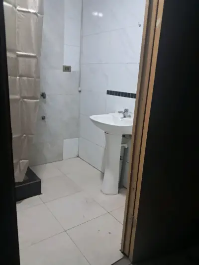 Departamento en arriendo con 1 dormitorio y estacionamiento - miniatura 2