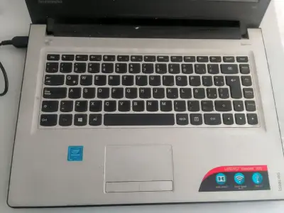 Laptop Lenovo Notebook - miniatura 1