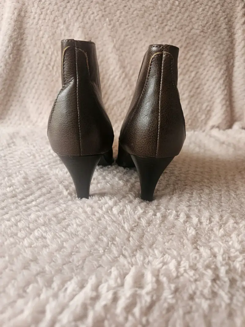 Botines de cuero marrón con cierre lateral - 4