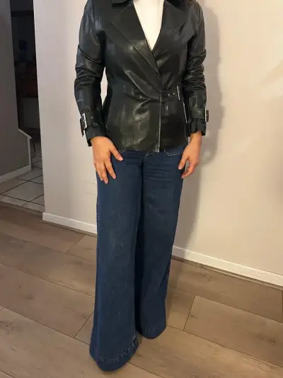 Chaqueta de cuero natural negra con cinturón PRUNE - miniatura 2