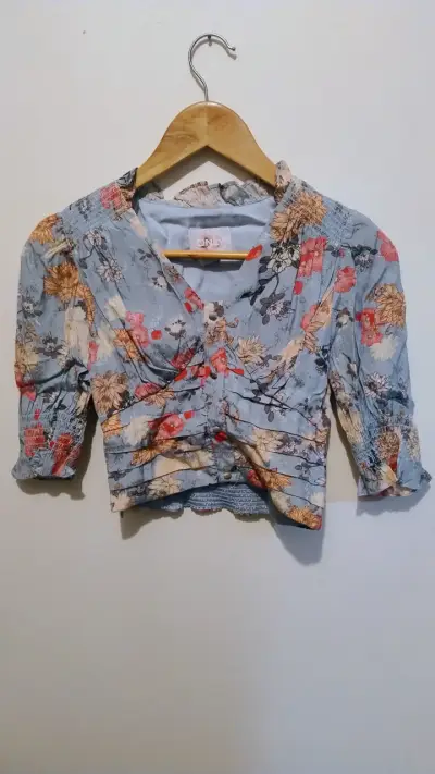 Blusa floral manga larga marca Only - miniatura 1