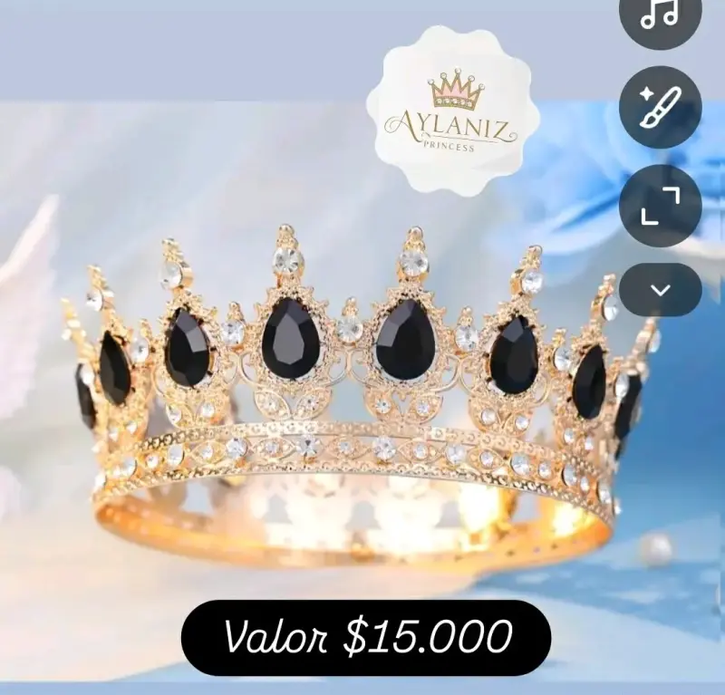 Corona de princesa dorada con gemas negras