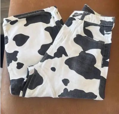 Jeans estampados de vaca blanco y negro - miniatura 1
