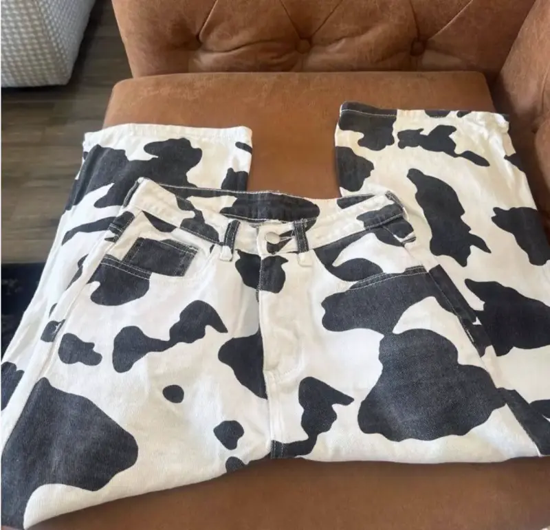 Jeans estampados de vaca blanco y negro - 3