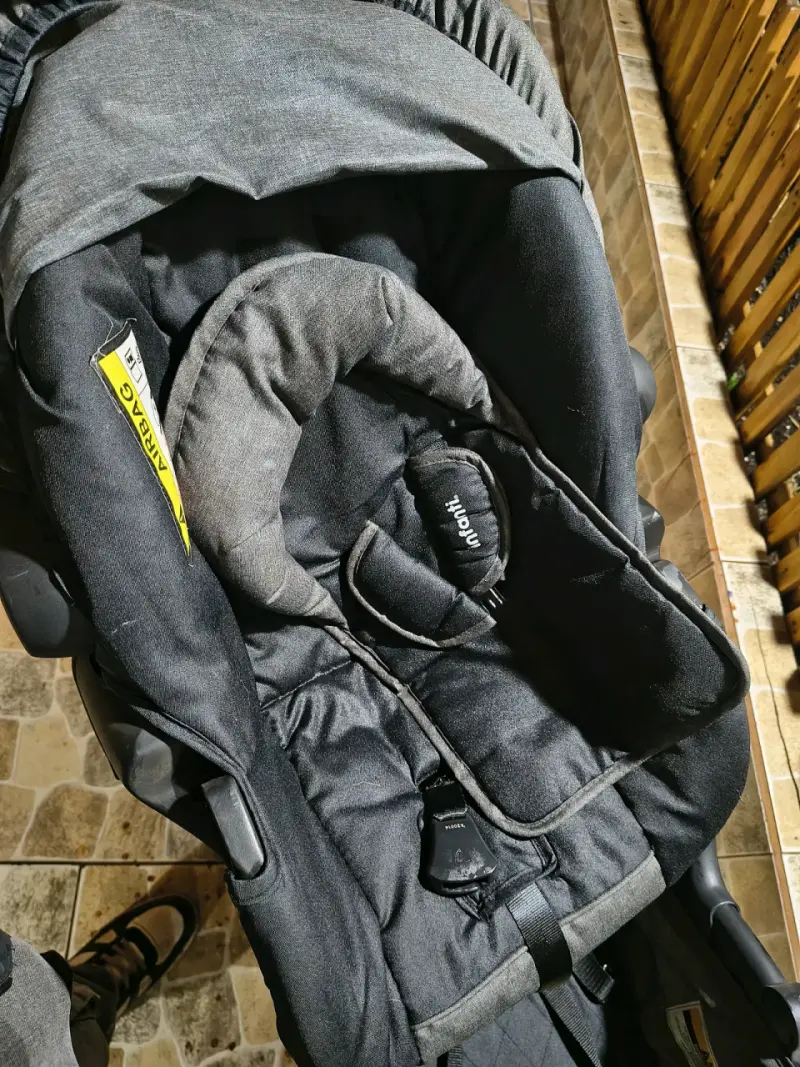Coche de bebé plegable gris con manillar ajustable - 4