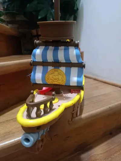 Barco pirata de Jake el pirata y 4 figuras - miniatura 4