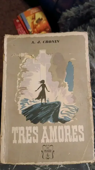 Libro 'Tres Amores' de A. J. Cronin - miniatura 1