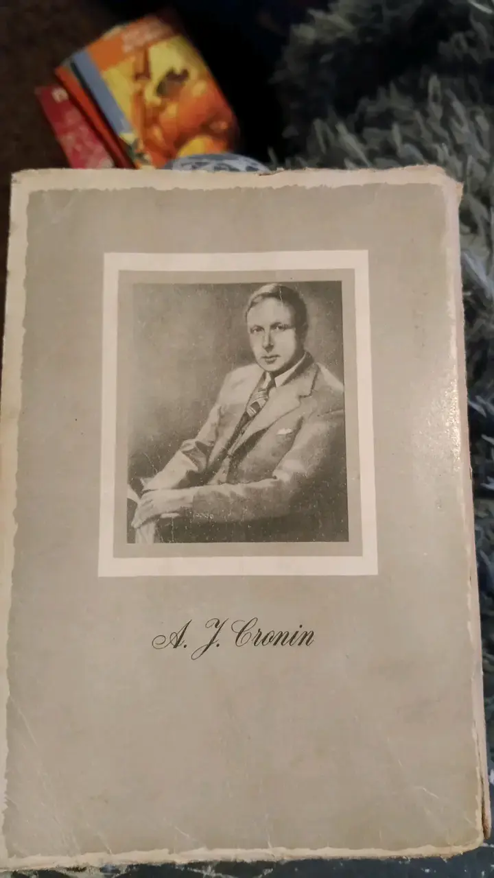 Libro 'Tres Amores' de A. J. Cronin - 2