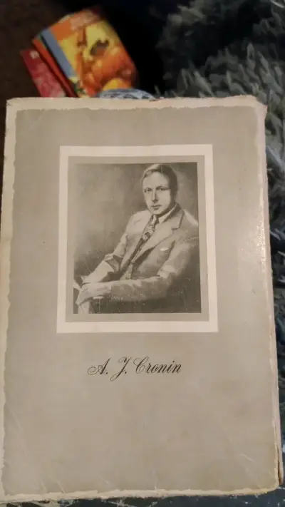 Libro 'Tres Amores' de A. J. Cronin - miniatura 2
