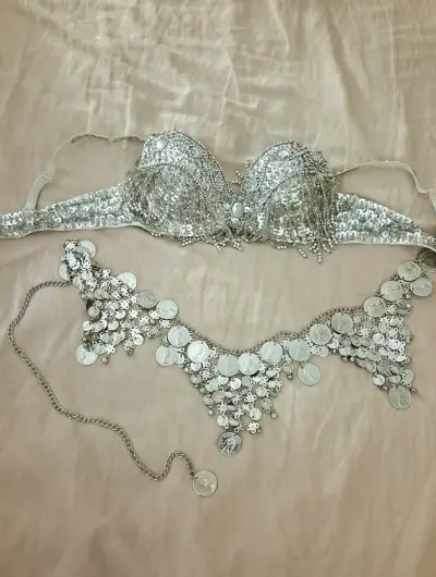 Traje de danza árabe top y caderín - miniatura 1