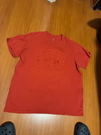 Polera roja Levi's - miniatura 1