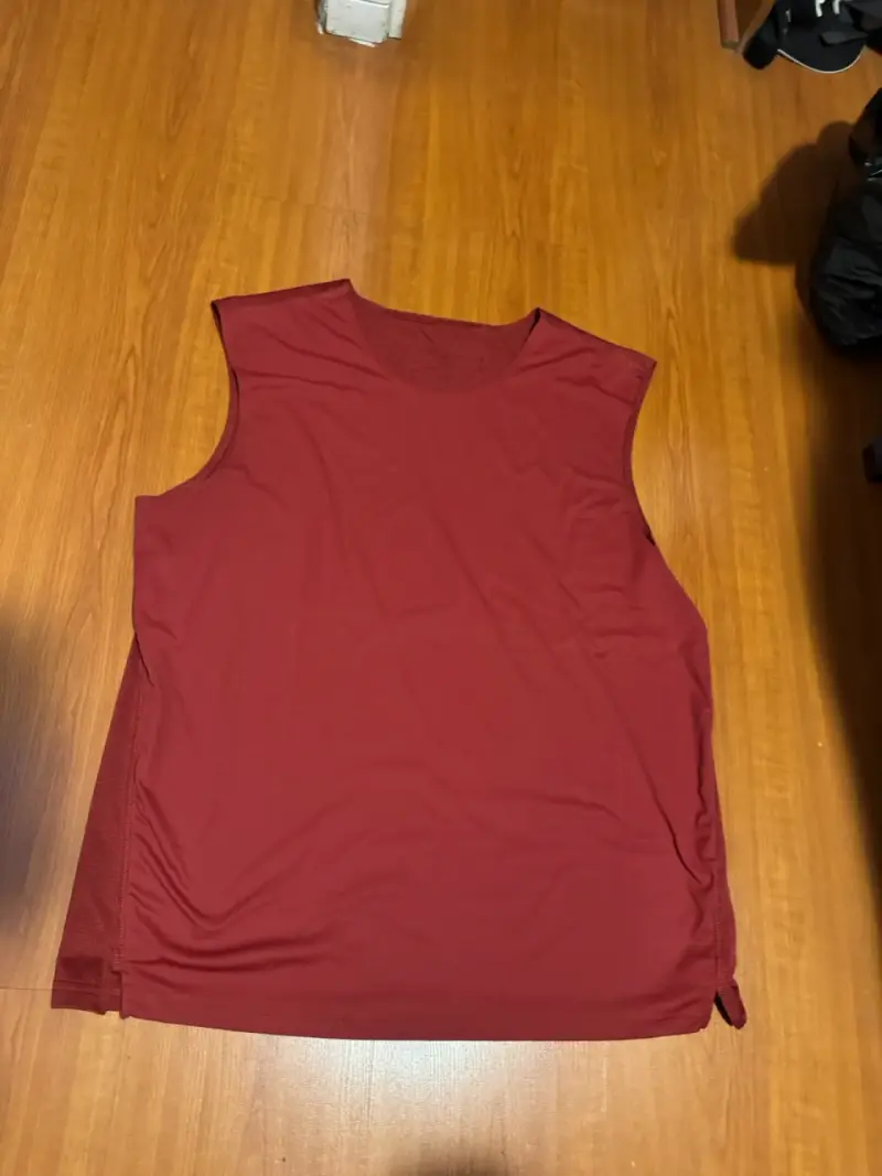 Polera sin mangas roja - 1