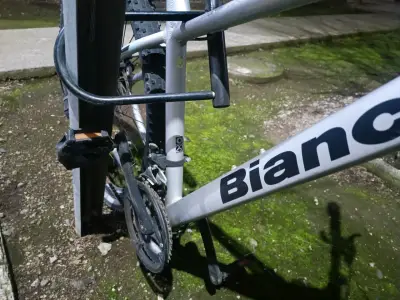 Bicicleta Bianchi de montaña en buen estado - miniatura 1