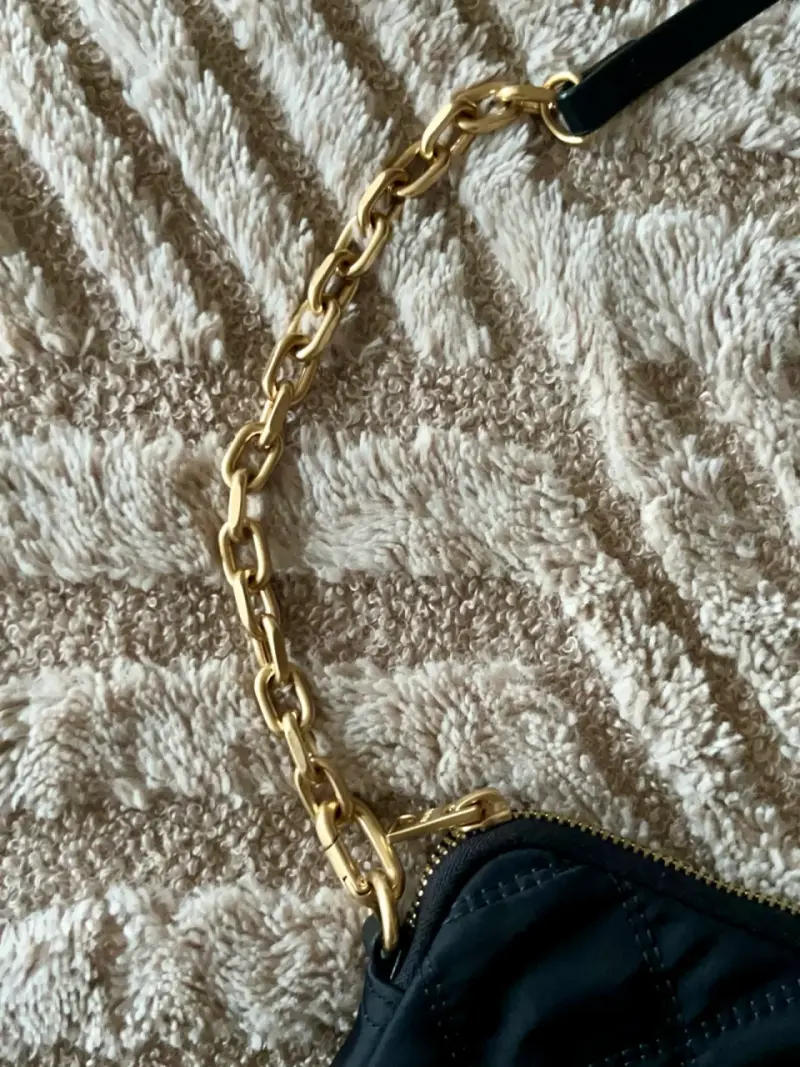 Cartera pequeña alcolchada negra Bimba y Lola - 3