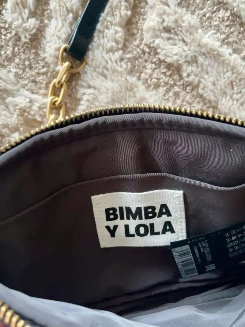Cartera pequeña alcolchada negra Bimba y Lola - 5
