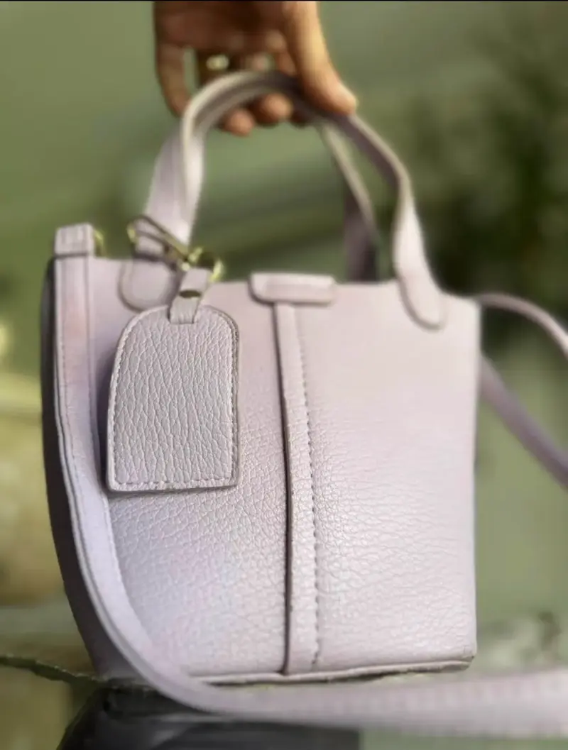 Bolso minicartera de ecocuero lavanda elegante