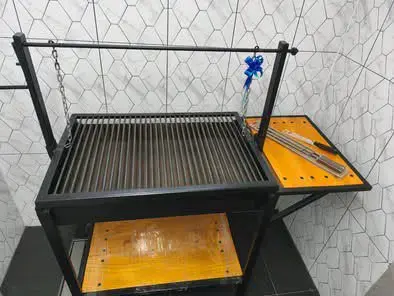 Parrilla de acero con mesa lateral - 1