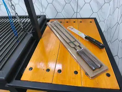 Parrilla de acero con mesa lateral - miniatura 4