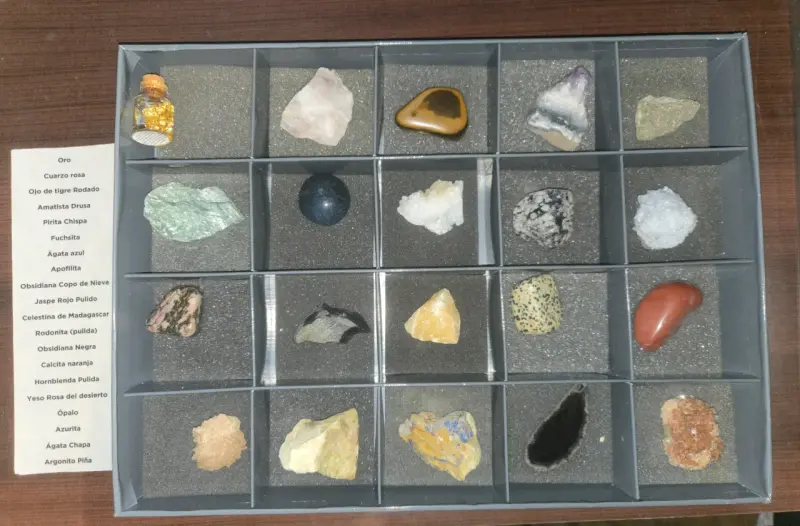 Colección de minerales y piedras preciosas - 1