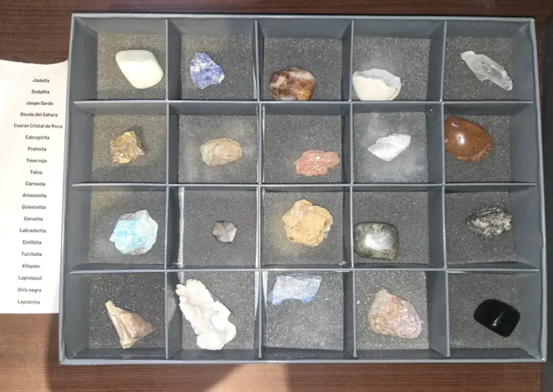 Colección de minerales y piedras preciosas - 2