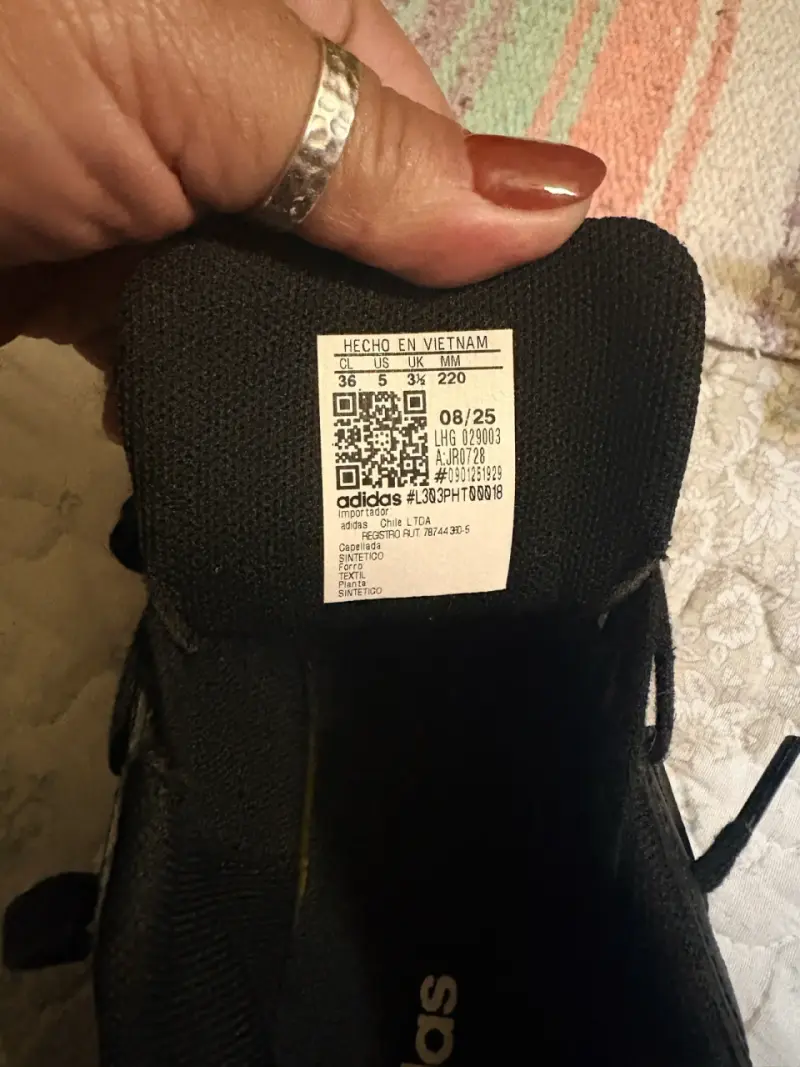Zapatillas Adidas negras deportivas - 4