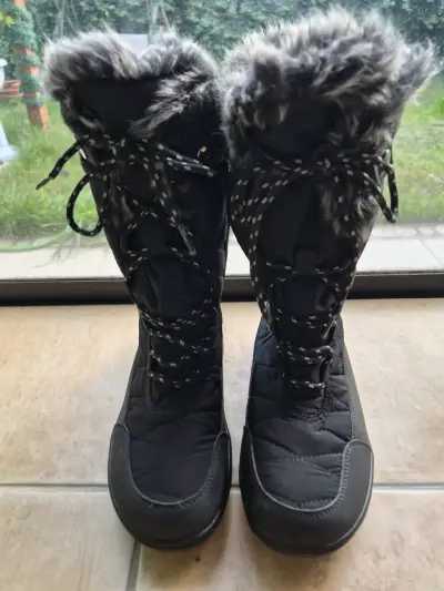 Botas de invierno negras con forro de piel - miniatura 4