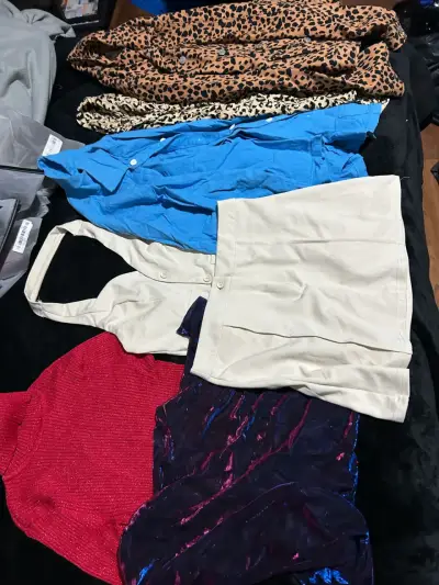 Lote de ropa variada para mujer - miniatura 1