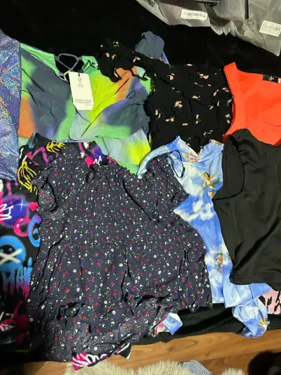 Lote de ropa femenina variada - miniatura 1