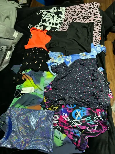 Lote de ropa femenina variada - miniatura 4
