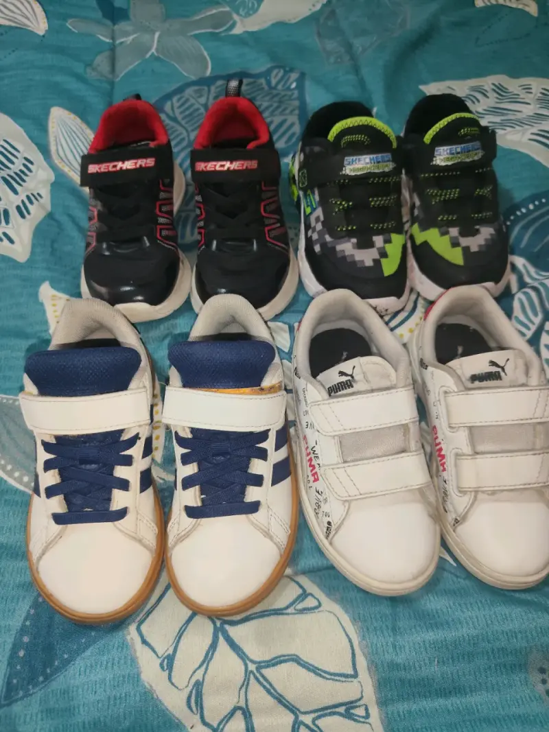 Lote de zapatillas infantiles Skechers y Puma
