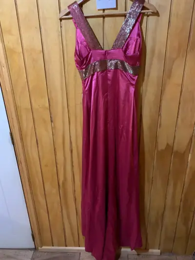Vestido de fiesta fucsia con lentejuelas talla 38 - miniatura 4