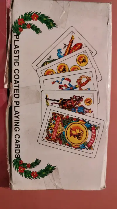 Caja 12 undBaraja española de naipes plásticos - miniatura 1